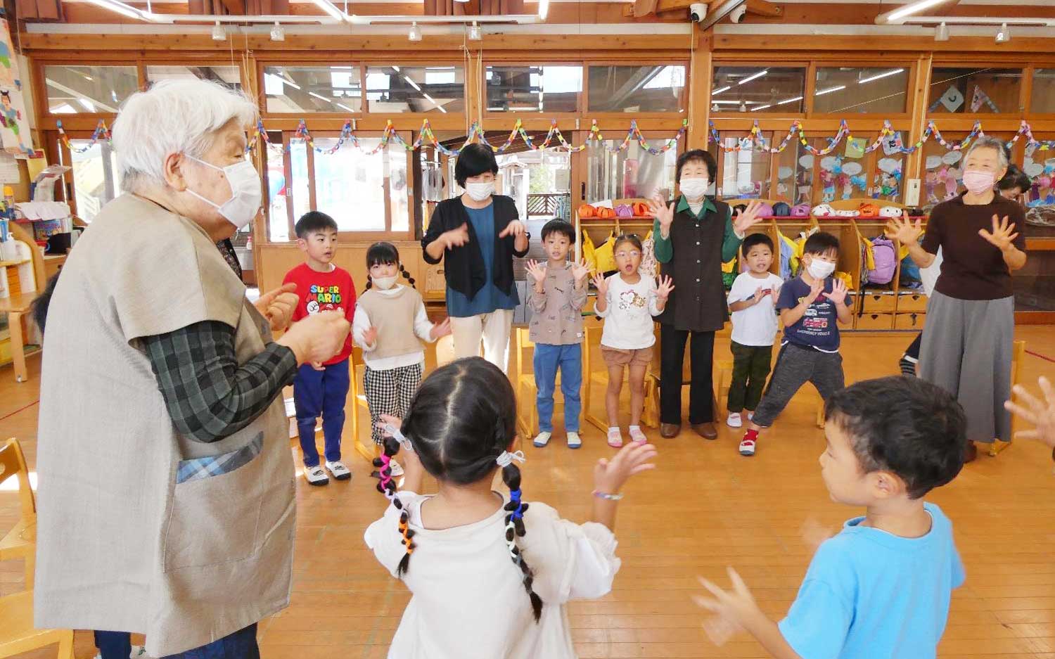 こまの認定こども園との交流の様子（若竹サロン）
