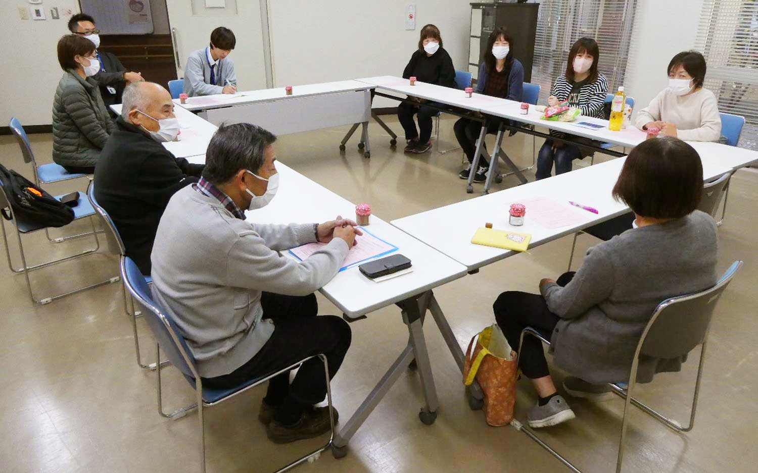 障がい児者とその家族の交流の様子（すみれ会のサロン）